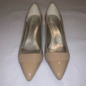 AK Anne Klein iFlex Nude Heel Shoes Size 7.5